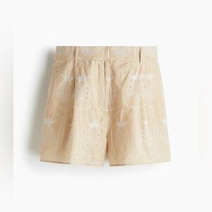 H&M Eyelet Embroidered shorts Beige & Yellow Pineapple Pattern Size Medium NWT